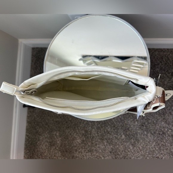 Brand new Valentino Orlandi Vegan Leather Satchel in white comes with a wallet - Picture 5 of 5